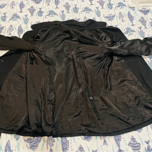 Tahari Black Trench Coat Women’s Size 12 Belted Double Breasted Silver Button - Picture 5 of 7